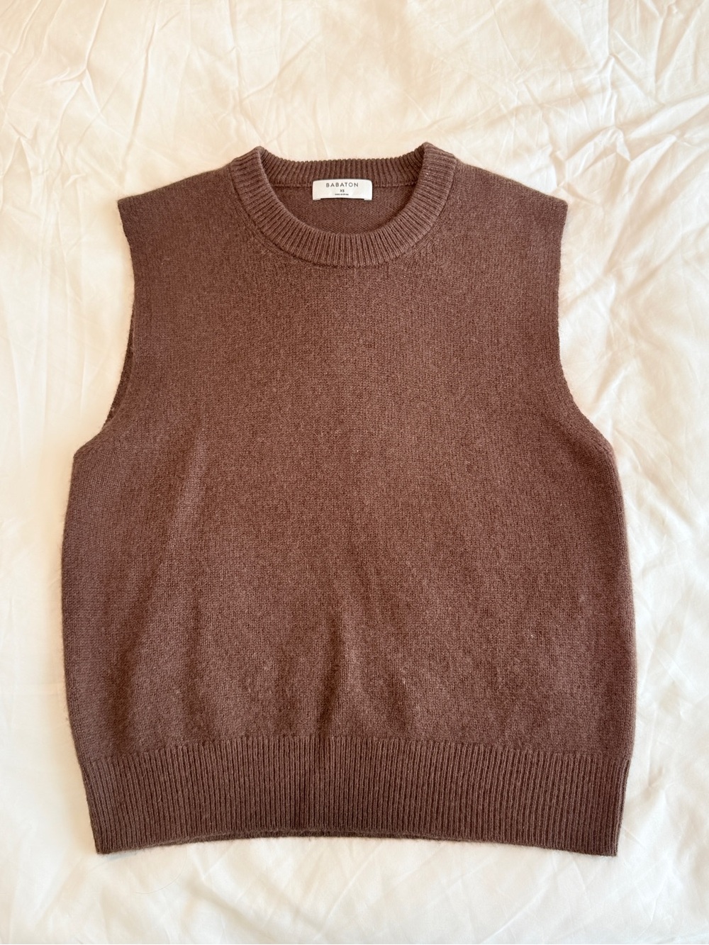 Babaton cashmere rich mocha brown Crewneck Sleeveless Sweater